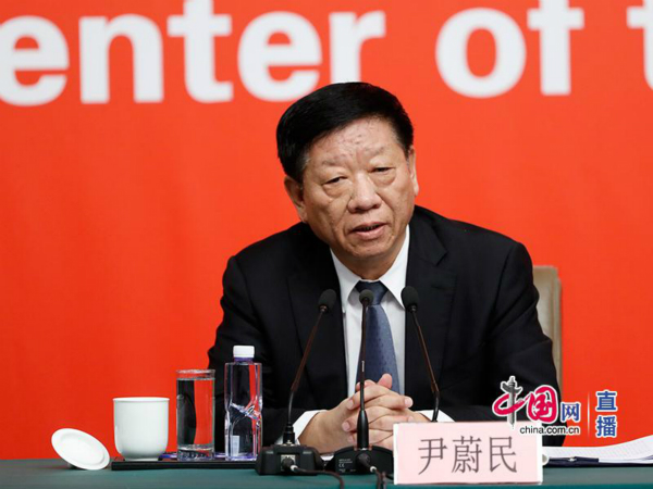圖:人力資源和社會(huì)保障部部長(zhǎng)尹蔚民